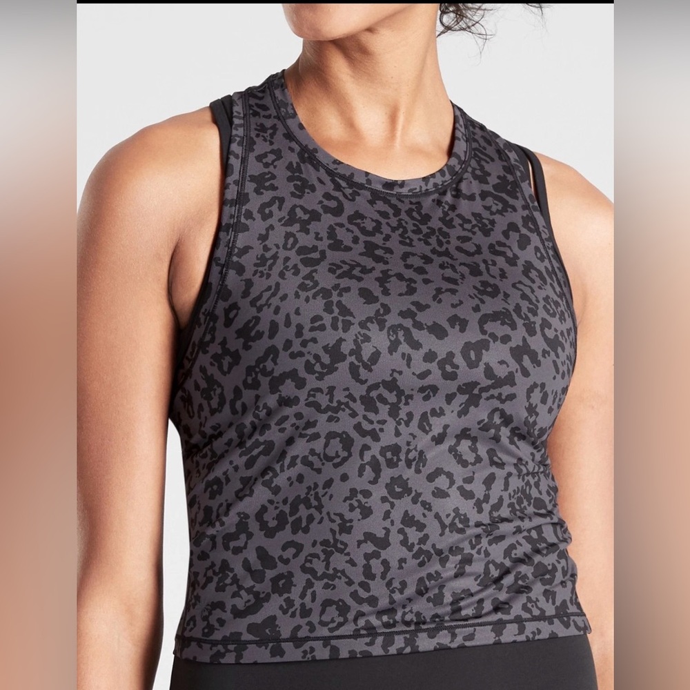 SOLD🚨Athleta Shanti Crop grey and black leopard print Tank “Spring Night” XL